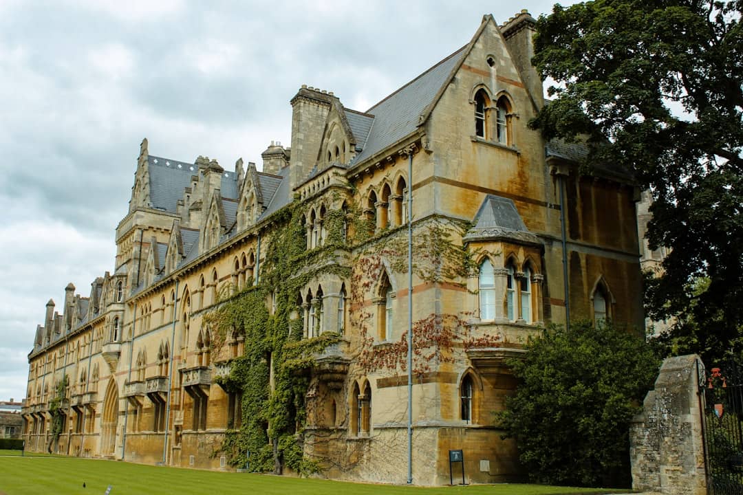 University of Oxford Complete Guide 2025: Courses, Fees & Admission