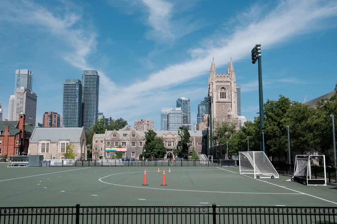University of Toronto Complete Guide 2025: Fees, Courses & Admission