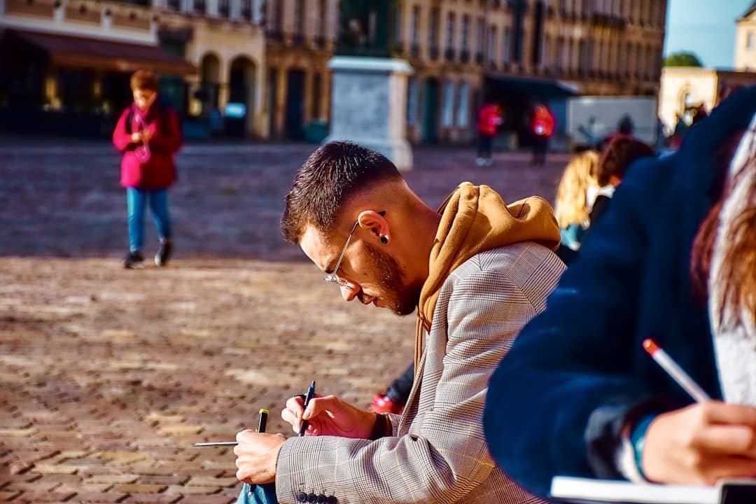 Digital Detox: Managing Screen Time While Studying Abroad