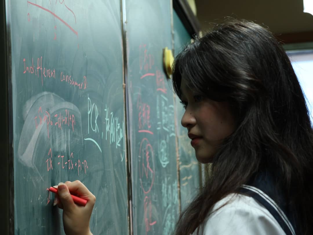 Teaching Writing in the AI Era: Brain First Approach