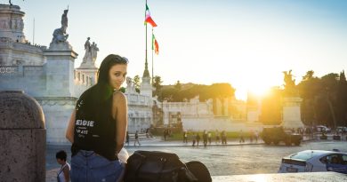Student receiving Fulbright Scholarship award certificate